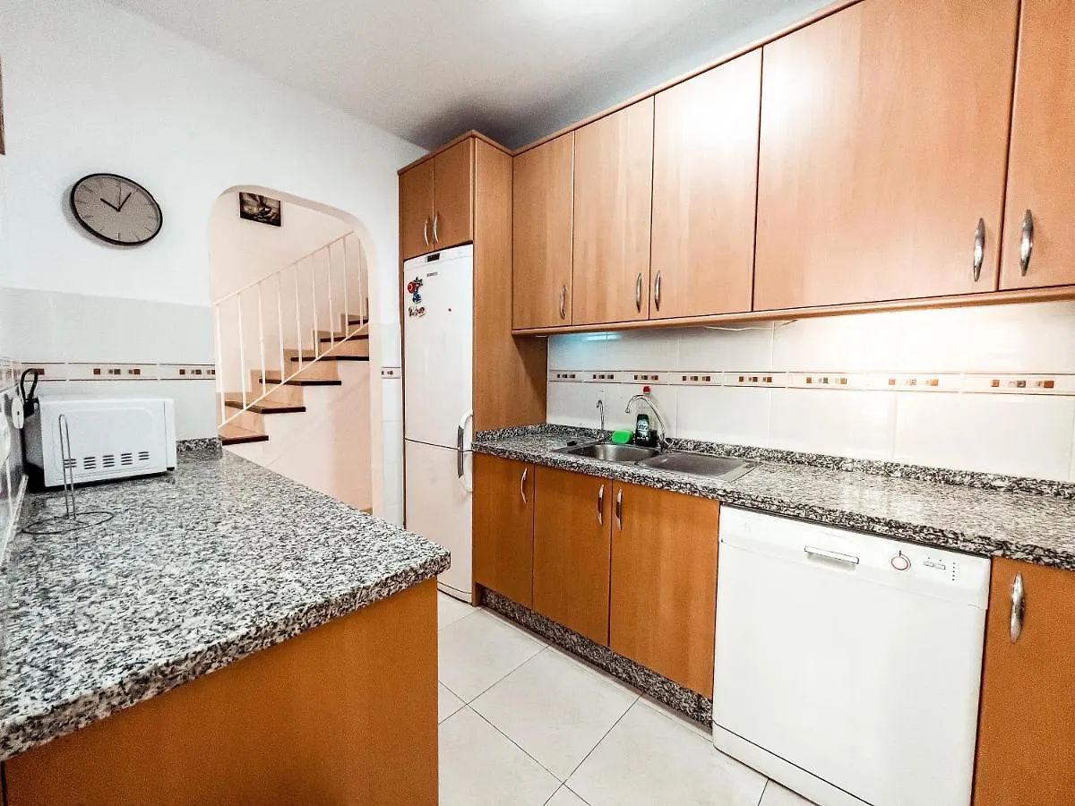 Townhouse With Ac In Callao Salvaje, Sonia, Cs148